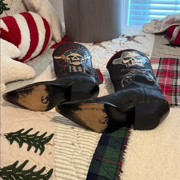 LIBERTY Black Cowboy Boots with Skull Design - Picture 5 of 6